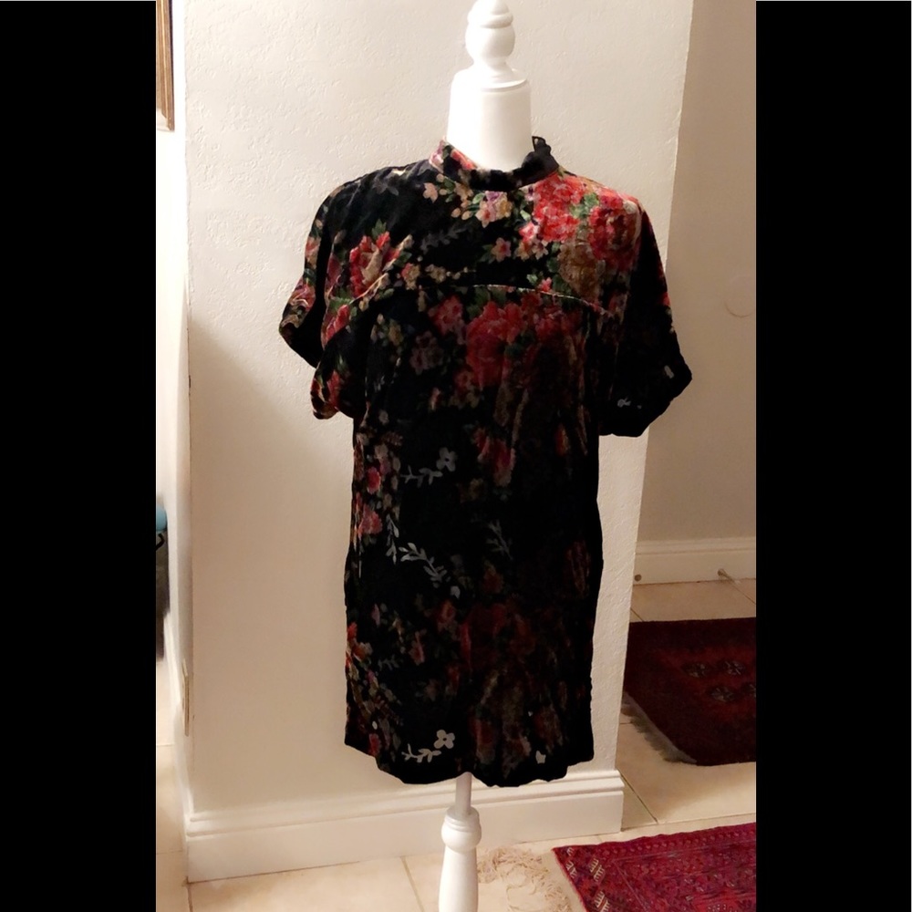 NWT velvet tunic by Zara size xs